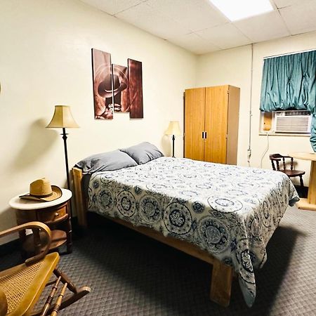 カナブ The Cowboy Bunkhouseホステル エクステリア 写真