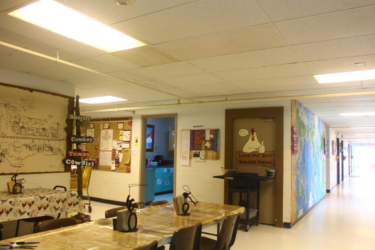 カナブ The Cowboy Bunkhouseホステル エクステリア 写真