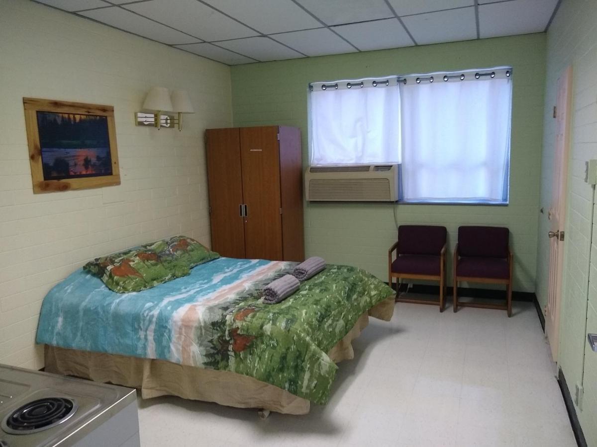 カナブ The Cowboy Bunkhouseホステル エクステリア 写真