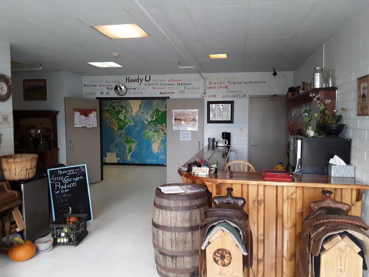 カナブ The Cowboy Bunkhouseホステル エクステリア 写真